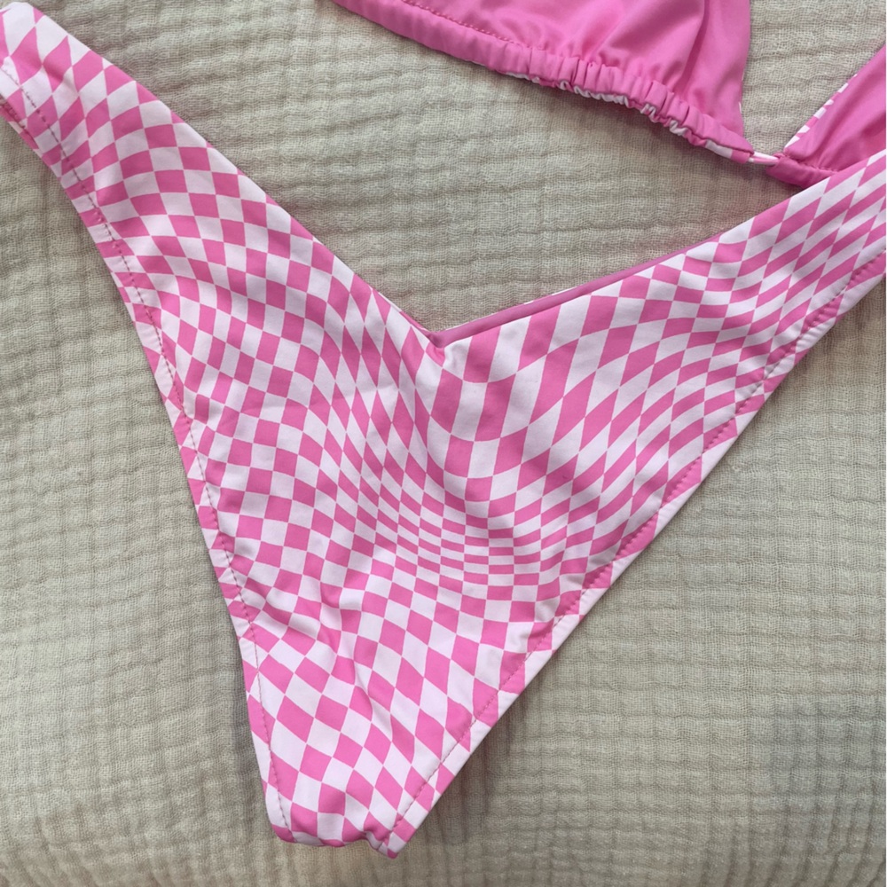 Pink bikini - Picture 3 of 3